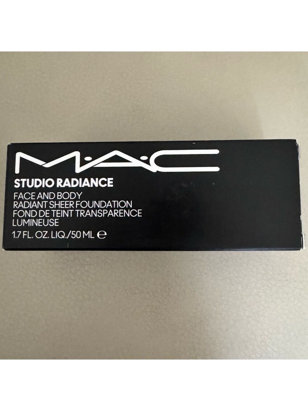 MAC STUDIO RADIANCE FACE AND BODY RADIANT SHEER
FOUNDATION W8